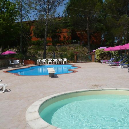 Hotel Il Poggetto Castellina Marittima Exterior foto