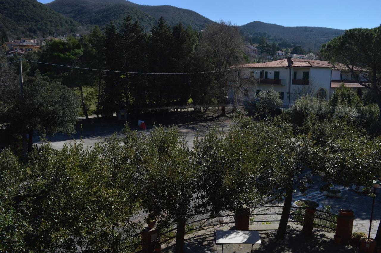Hotel Il Poggetto Castellina Marittima Exterior foto