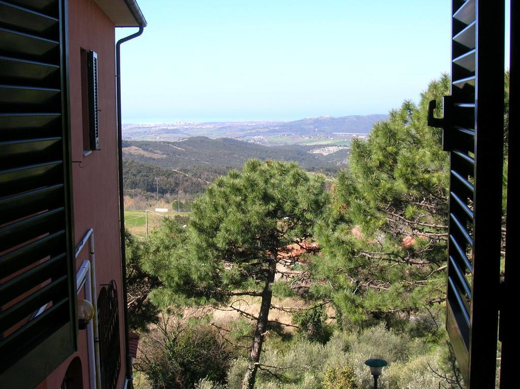 Hotel Il Poggetto Castellina Marittima Exterior foto