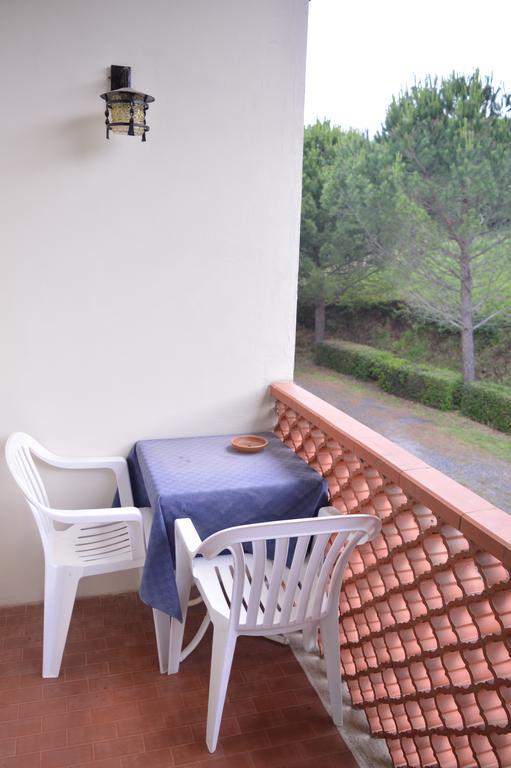 Hotel Il Poggetto Castellina Marittima Exterior foto