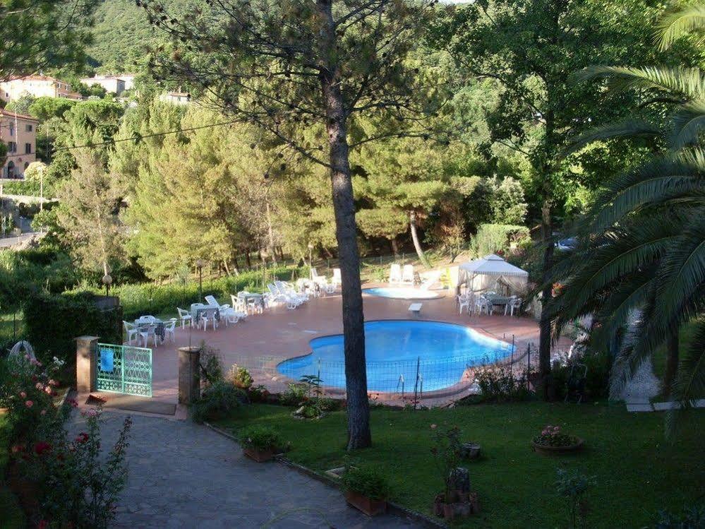 Hotel Il Poggetto Castellina Marittima Exterior foto